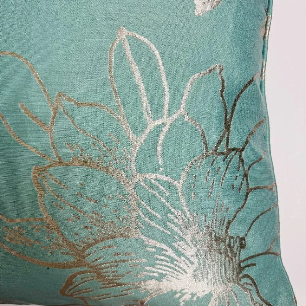 Pier 1 pier pillow